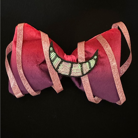 RARE DISNEY Cheshire Cat Swap Your Bow Hair Clip - Picture 1 of 4